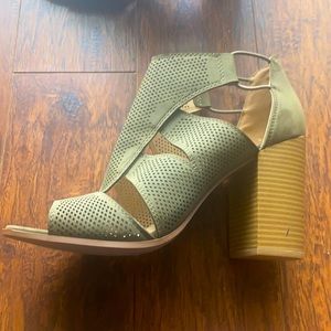 Army green Chunky heels-Women size 11